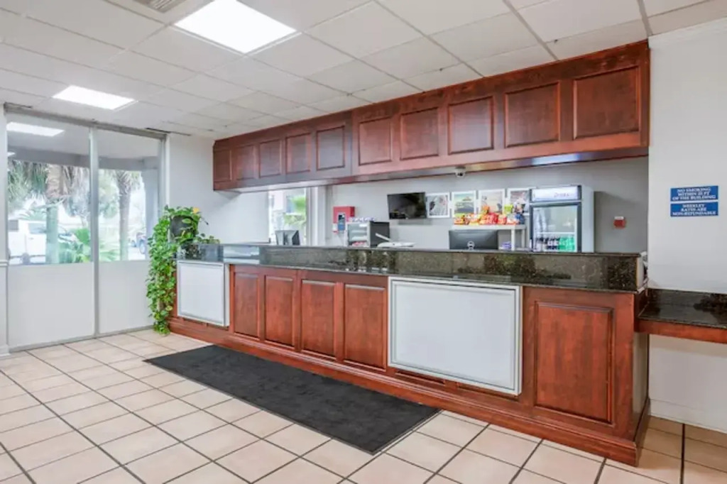 Calloway Inn & Suites