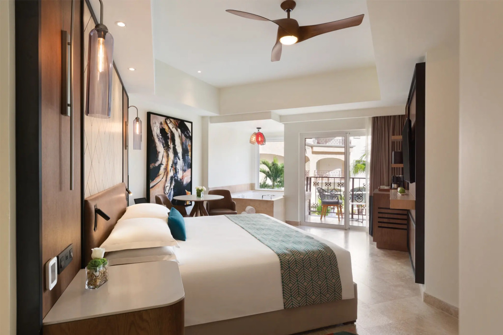 Авенида-Конституентес: Отель Отель Hyatt Vivid Playa Del Carmen