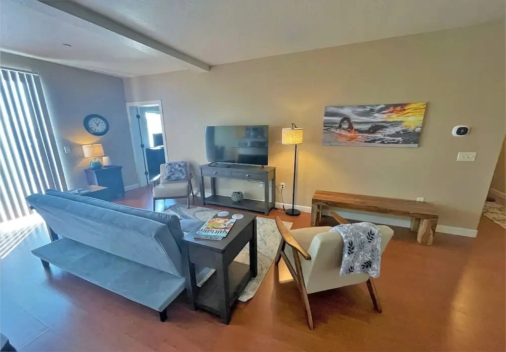 Downtown Condo Close to Everything