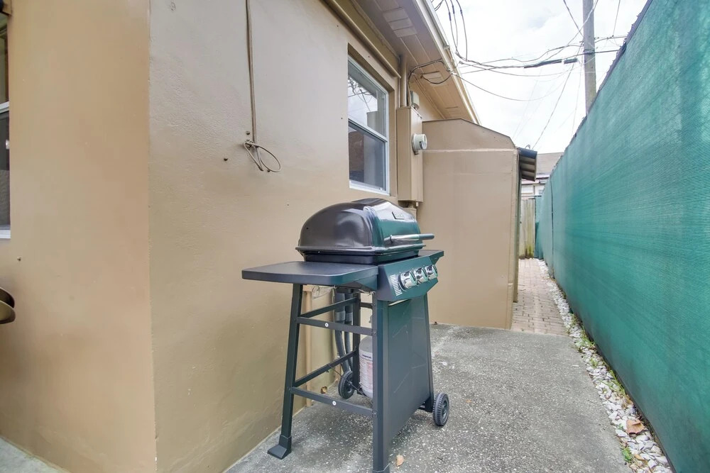 2 Mi to Boardwalk: Home w/ Grill in Dania Beach!