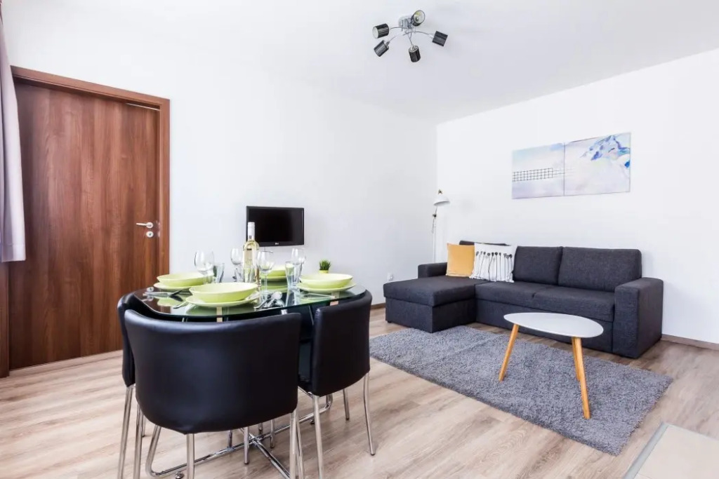 Oasis Apartments at Broadway Residence
