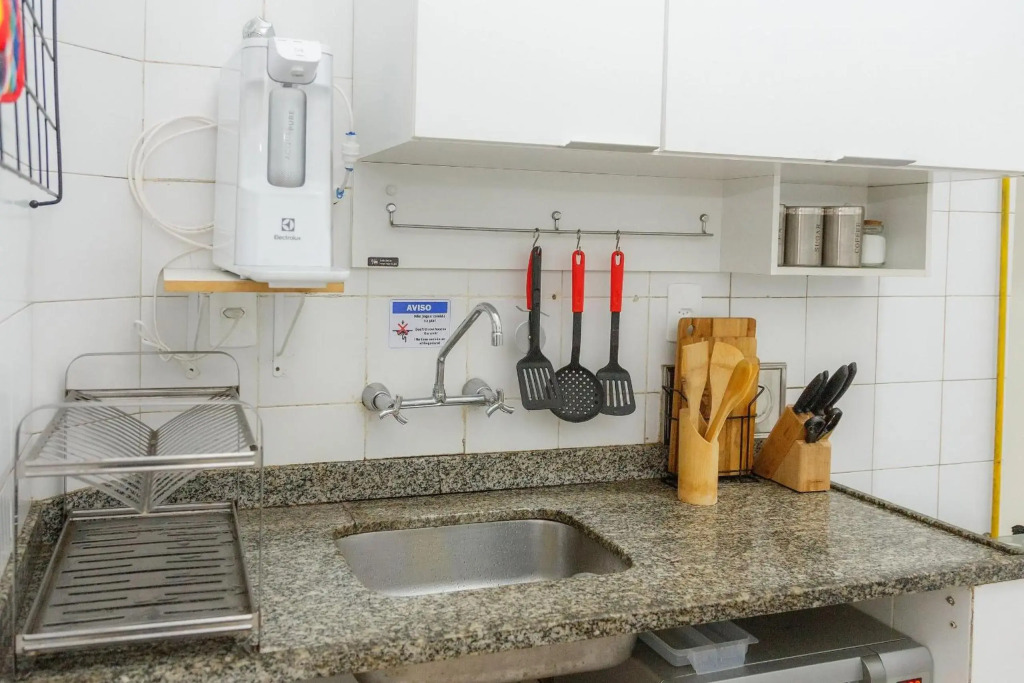 Jumpinbed Copacabana 14 - 2 bedroom apartment 100m from the beach.