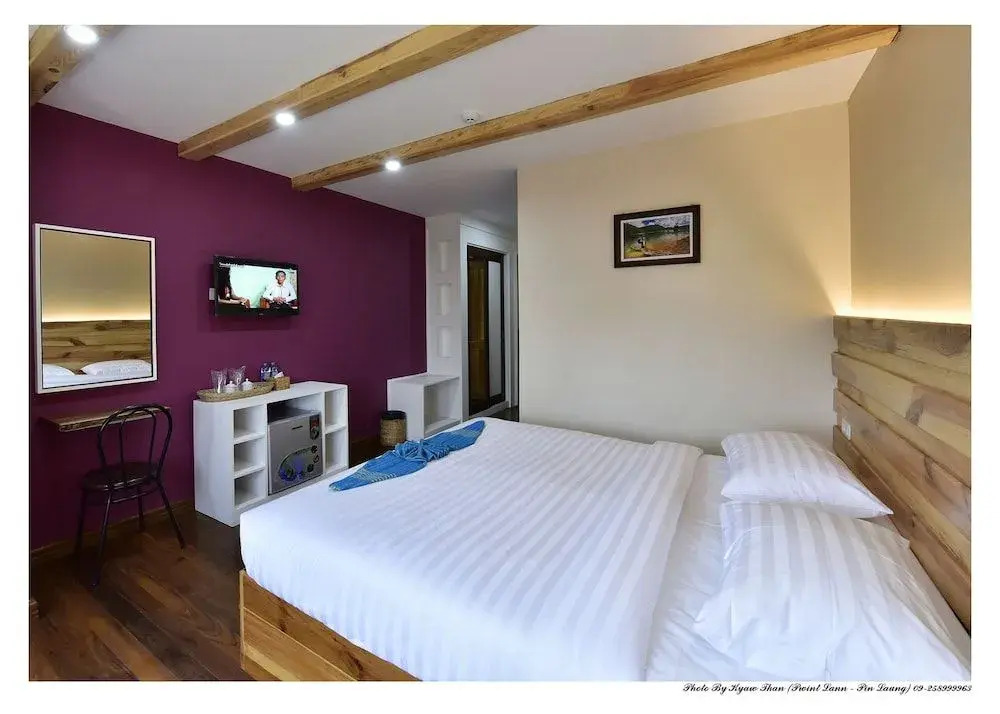 Gold Hotel