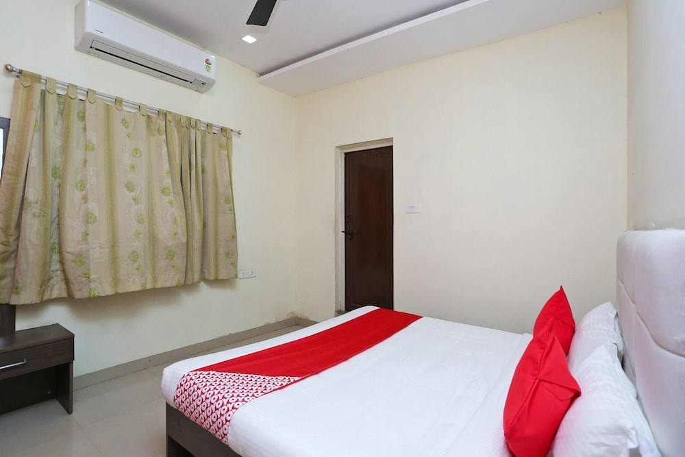 Hotel O Ambuja City Centre Mall