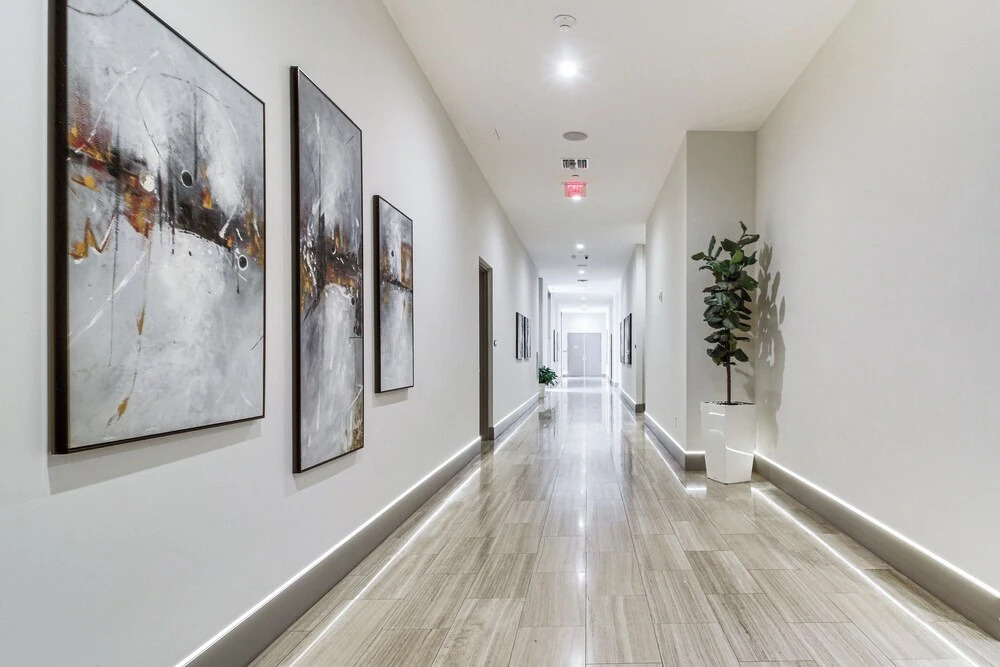 Steps to Dtwn Doral Park: Modern Group Retreat
