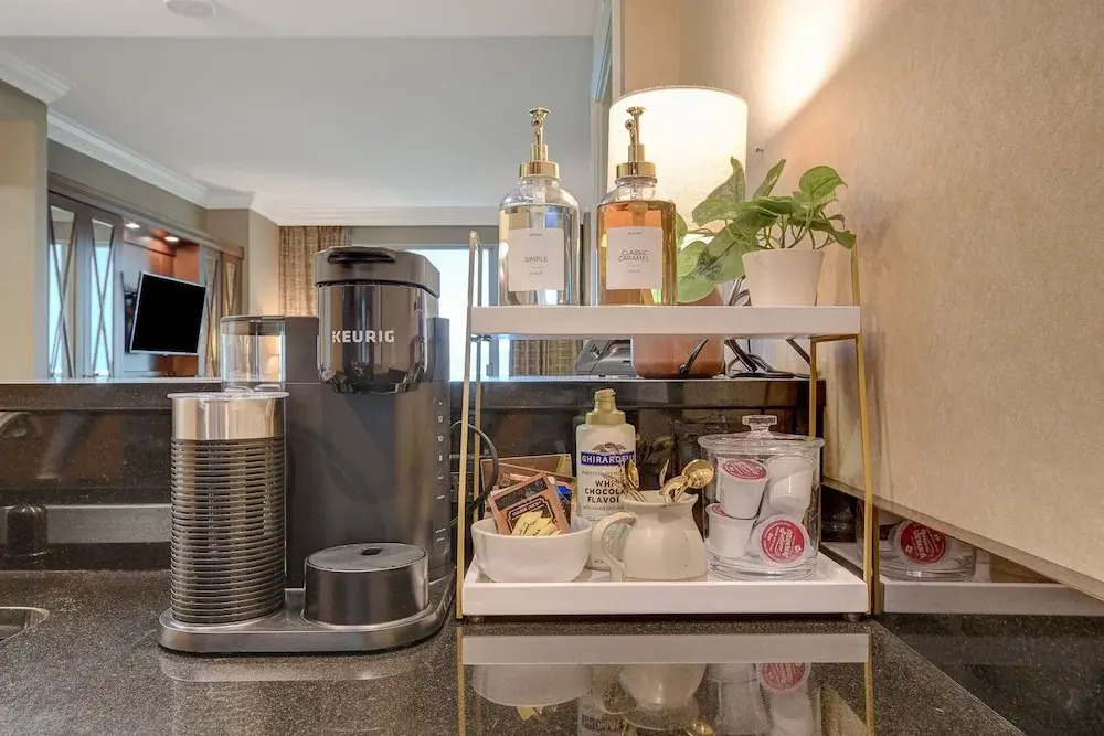 LUXE 702 MGM Signature 1 BR 2 BTH SUITE