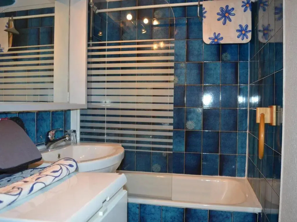 Appartement Saint-Cyprien, 1 pièce, 4 personnes - FR-1-225D-5