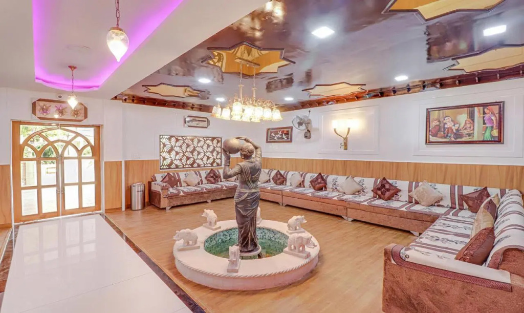 Treebo Royal Mirage, Bhoopatwala