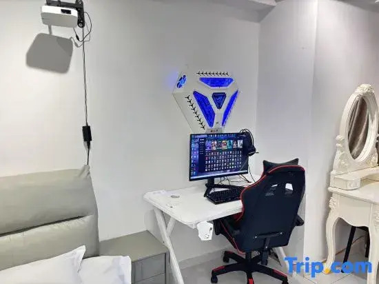Trendy Seven Day Esports (Huli Wanda Store)