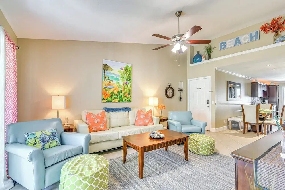 Walk to Babe's Beach! 3rd-floor Condo w/ Pool