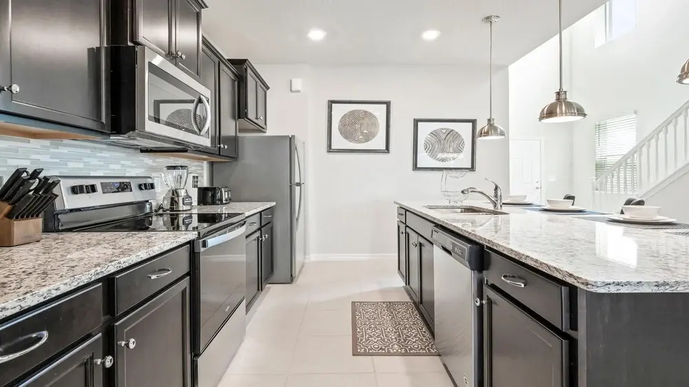 Modern Family 6BR Home w Pool Close to Disney, Davenport