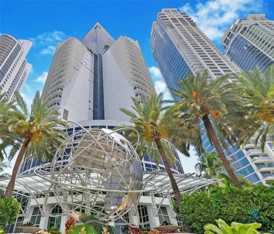 Sunny Isles Bliss Beachfront Retreat for 4, Sunny Isles Beach