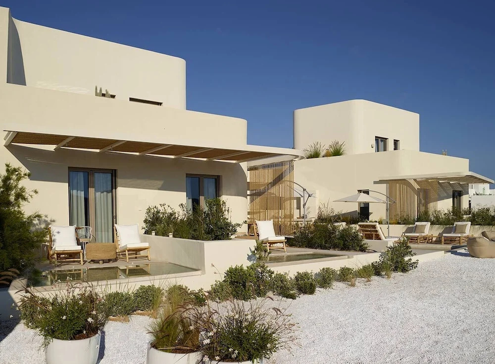 White Pebble Suites
