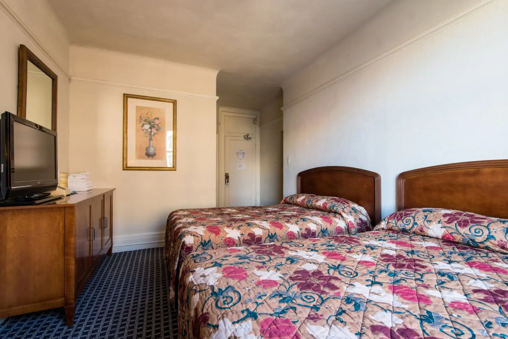 Aida Plaza Hotel