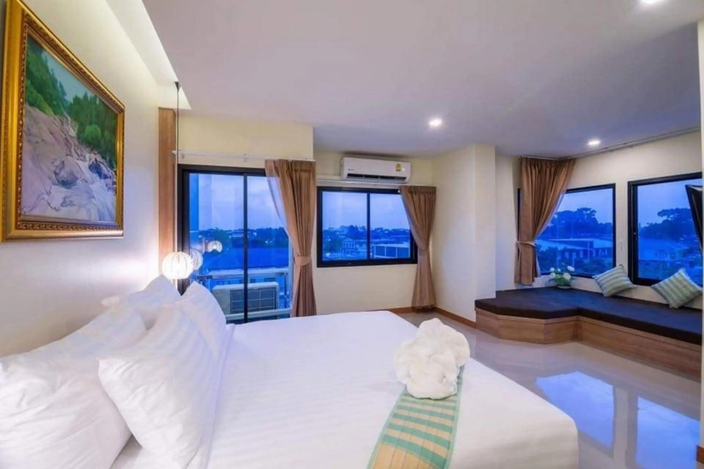 Pura Nakhon Hotel