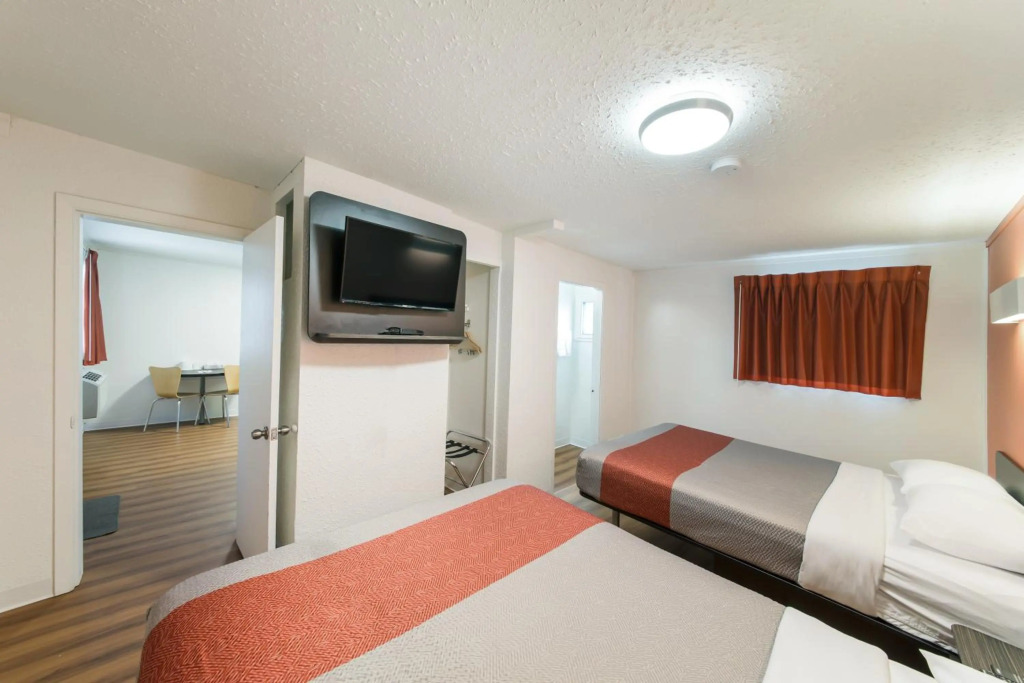 Motel 6 Cranbrook
