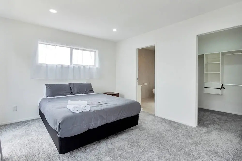 Superb Holiday Home near Airport