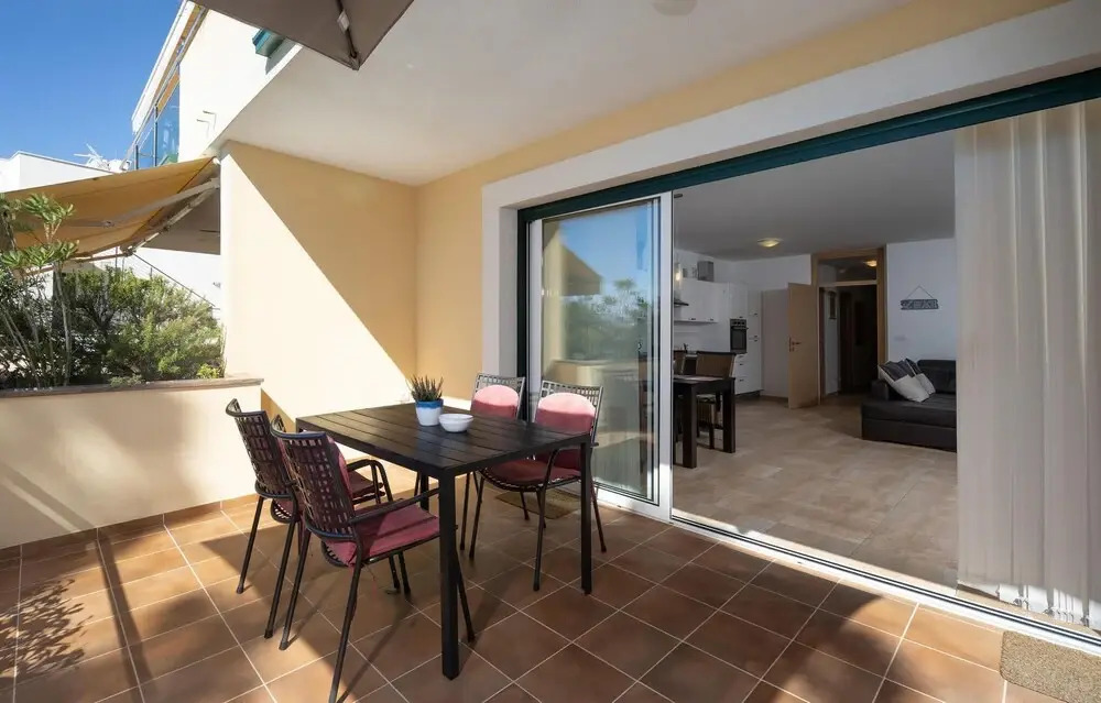 Awesome Apartment in Omisalj With 2 Bedrooms and Wifi