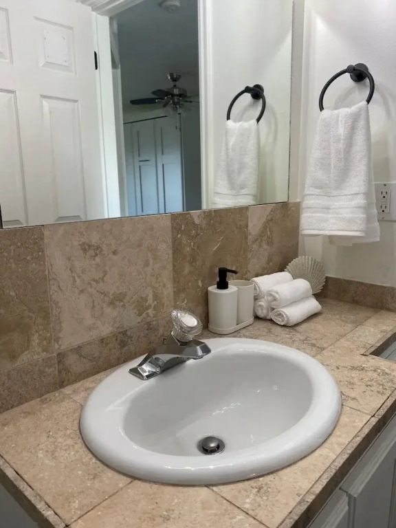 Remodeled Pool 6 guests Hot Tub