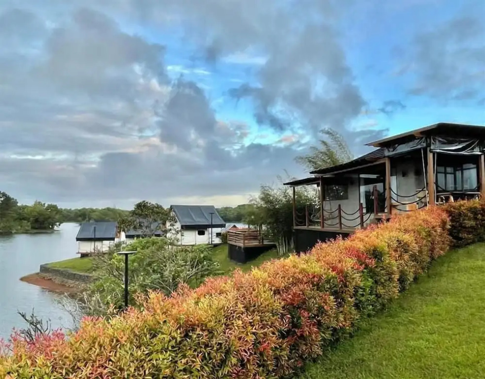 Sofia's Lake Resort