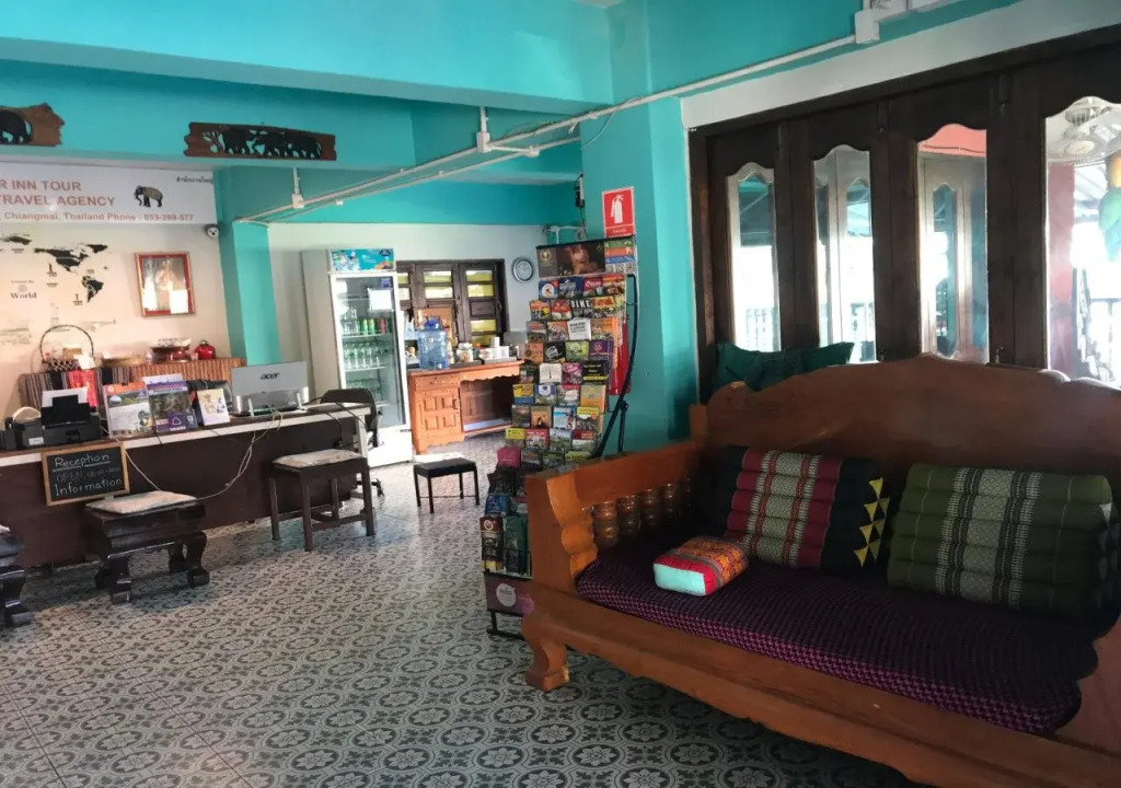 The Corner Inn - Adults Only