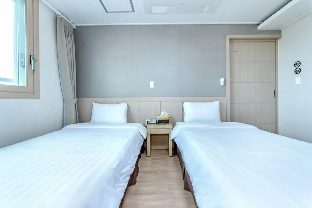 Jungmoon City Hotel & J-hill Hotel