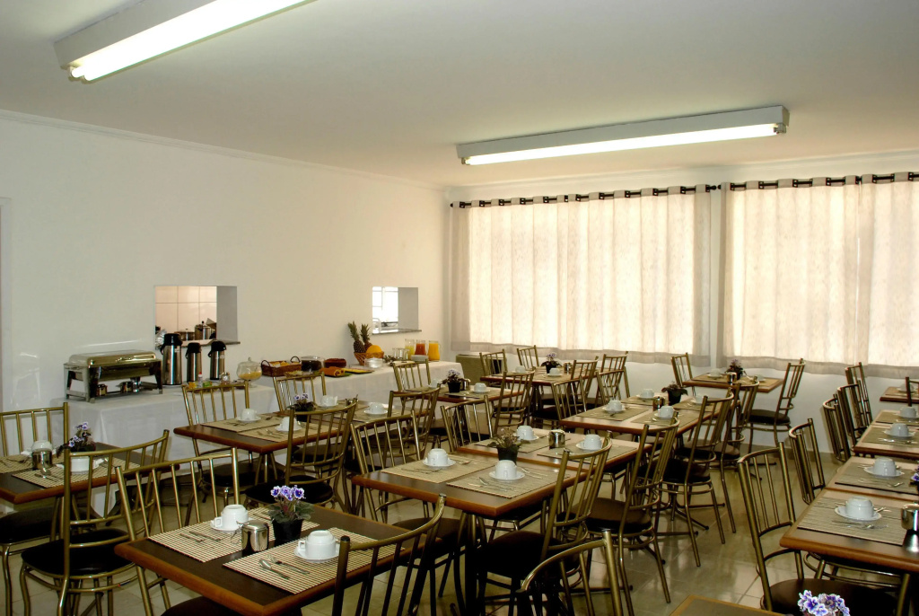 Turrance White Hotel