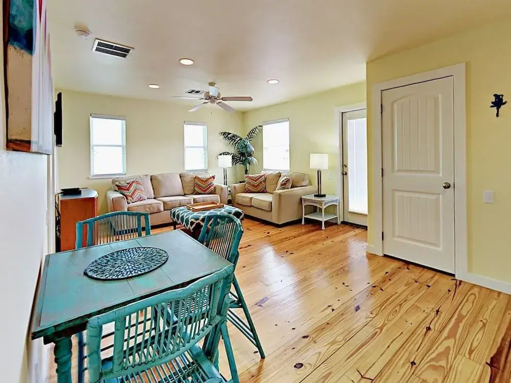 Popsicle's and Flip Flops VW8 4 Bedrooms 3.5 Bathrooms Home