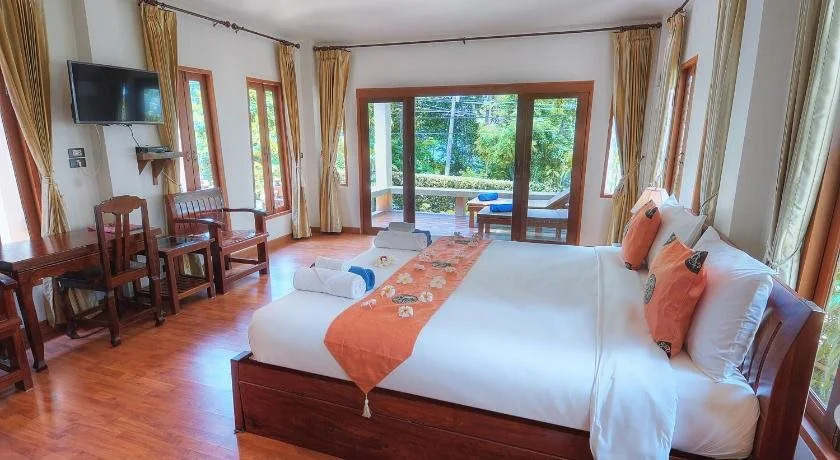 Khanom Hill Resort