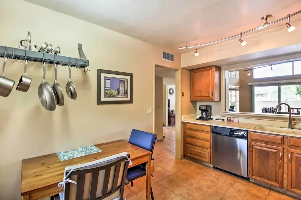 Ideal Getaway w/ Patio & Pool Access - Near Hiking
