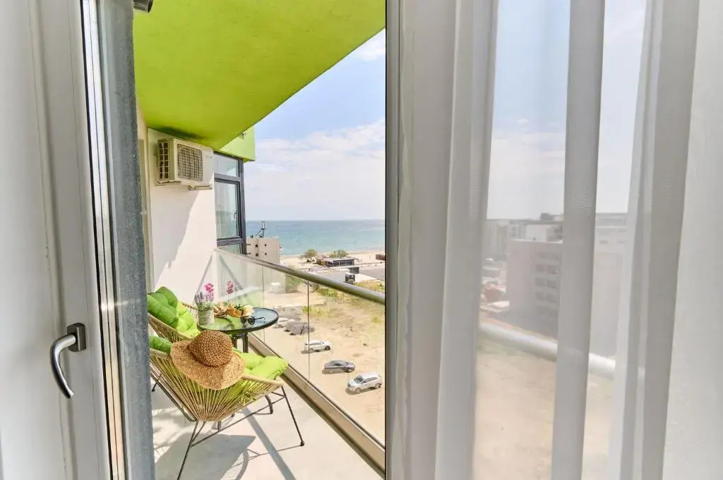 Sunshine 1 BR Apartment Spa n Pool Beach resort
