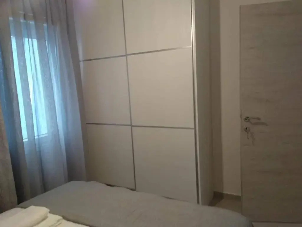 Petrani Suite 1