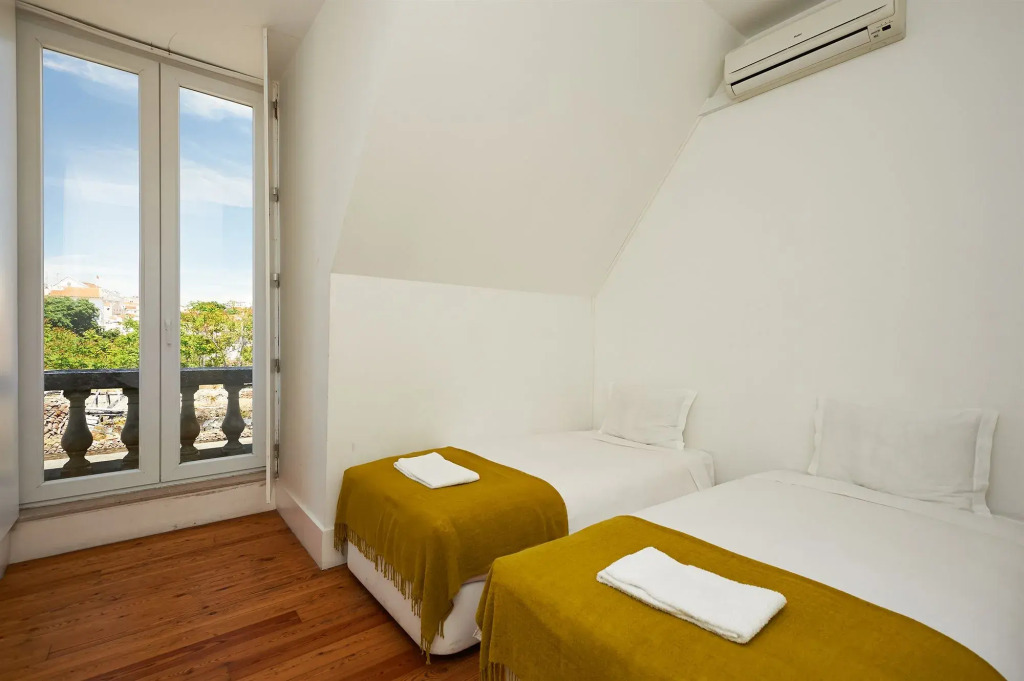 MODERN Conde Barão - SSs Apartments