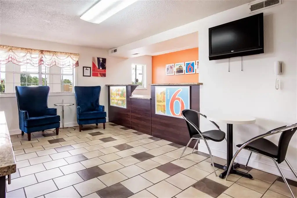 Motel 6-East Ridge, TN