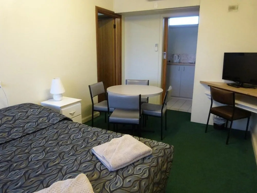 Grand Central Motel