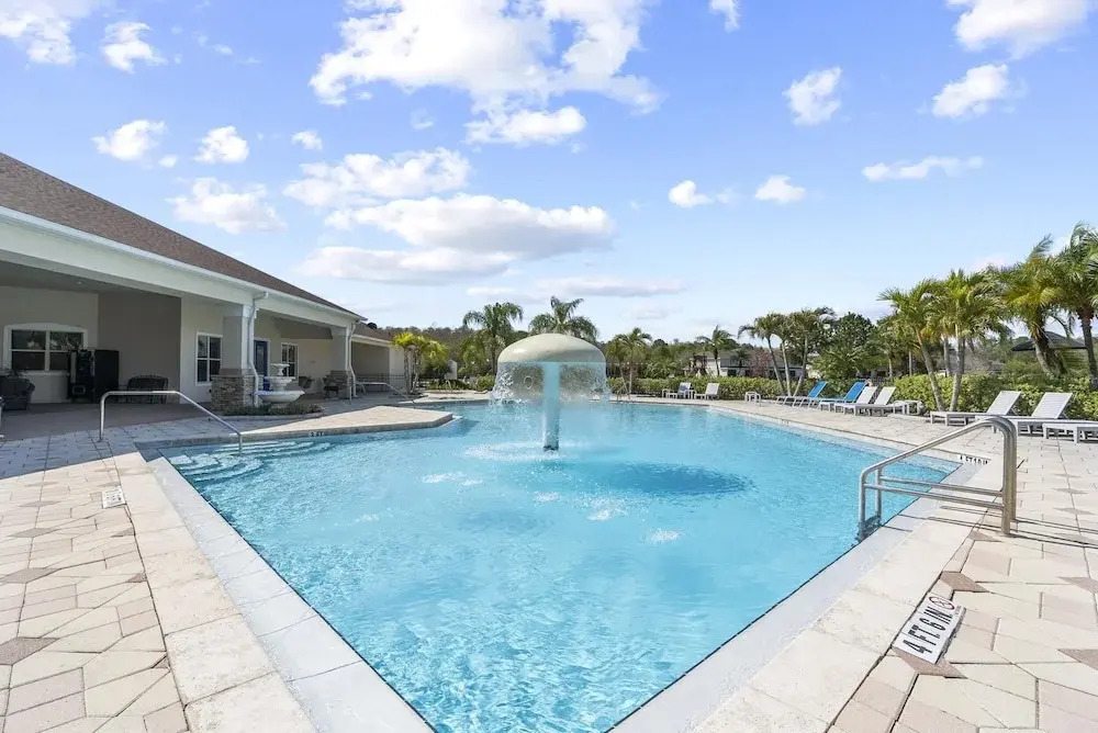 Trafalgar Resort Community Pool and Gym, Private Pool!