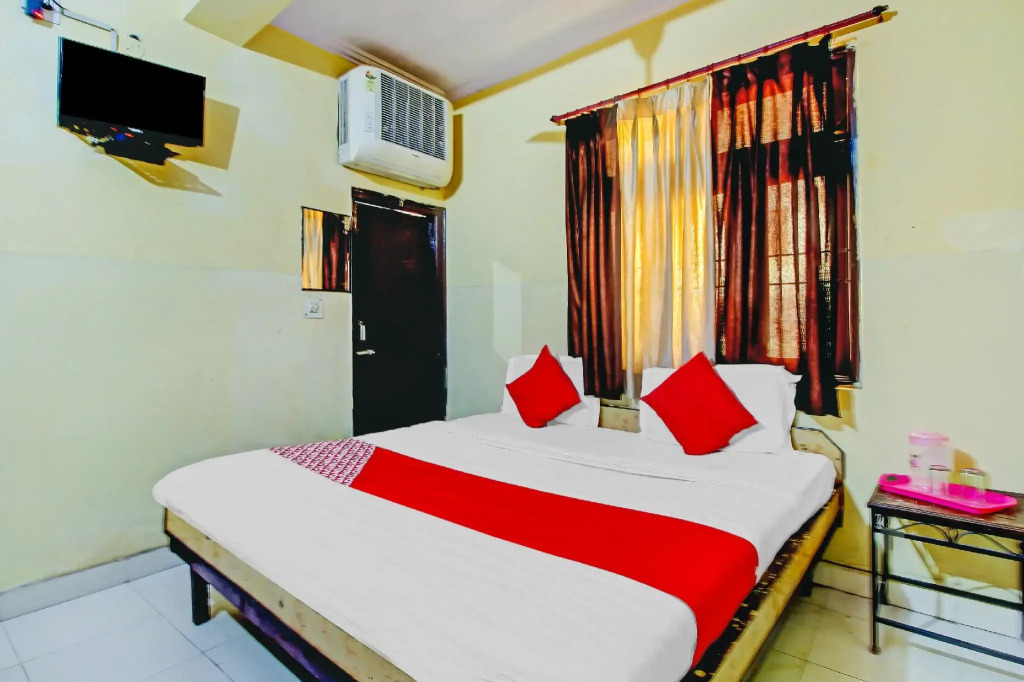 OYO 79416 Hotel Maharani Residency
