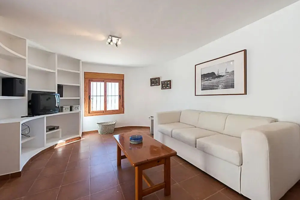 Villa - 4 Bedrooms with Pool, WiFi and Sea views - 104965