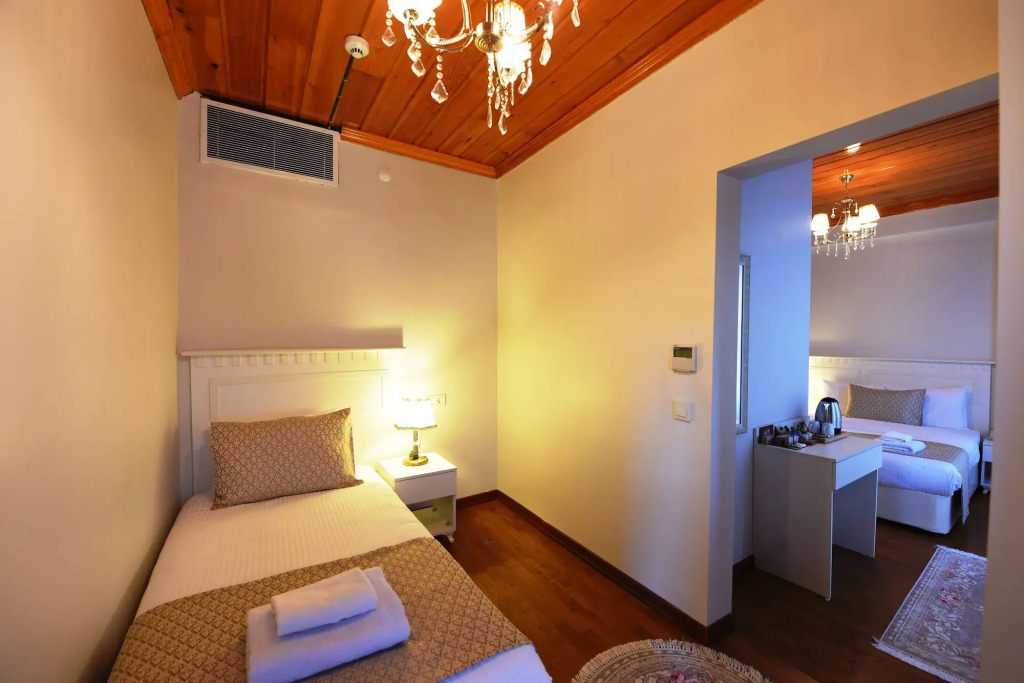 Elyka Hotel