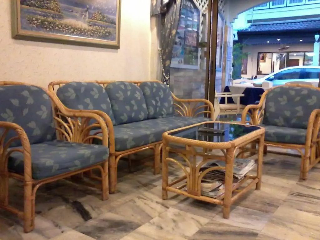 Leng Hotel