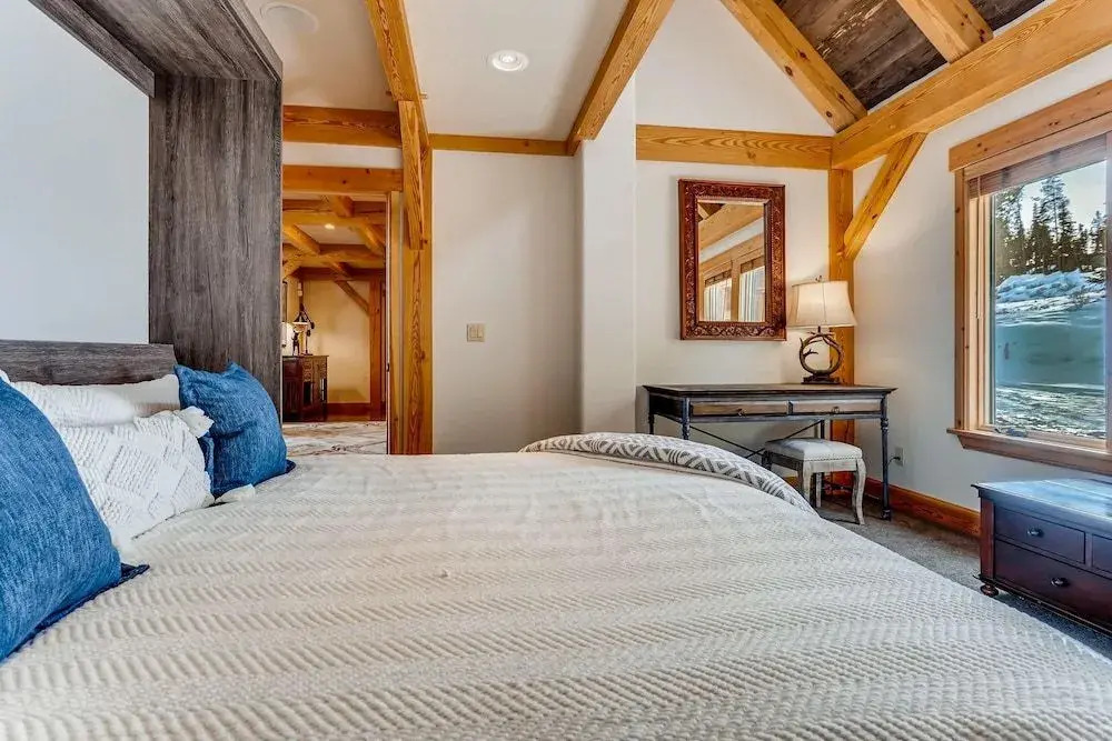 Moose Tracks Lodge