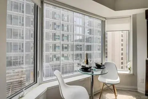 LUX Junior Suite at Yorkville ☆☆☆☆☆