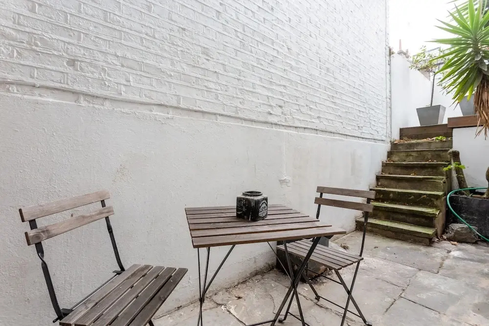 British Pad Near Earl's Court, Kens. & Hyde Park