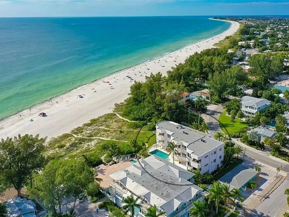Island Paradise by AMI Locals
