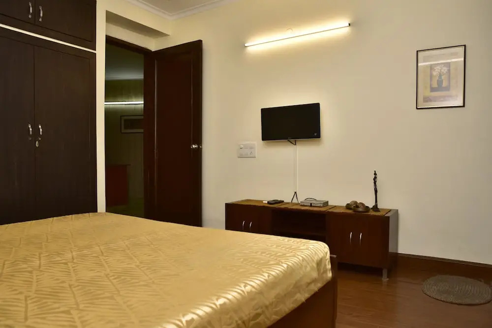 Woodpecker - 2 Bedroom Service Apartment