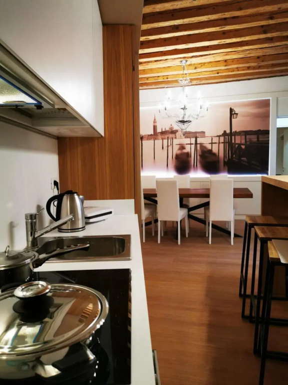 Deluxe 3 Bedrooom Flat in Rialto