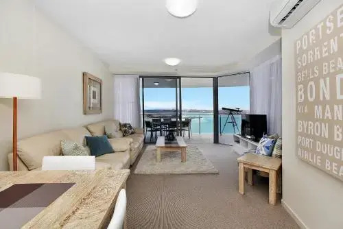 Monaco Unit 905, 12 Otranto St