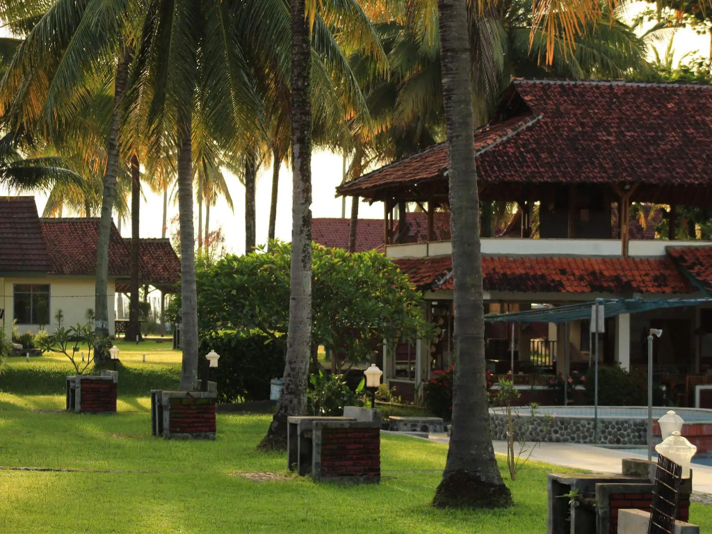 Ocean Queen Resort