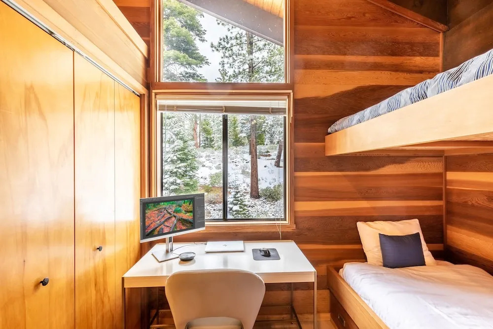 Beautiful 3-Bedroom Contemporary Mountain Home in Northstar by RedAwning Save 10% on 3 Nights, 15% on 5 Nights!