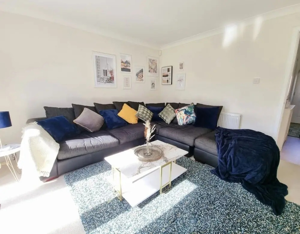 Boutique 3-bed Home with Free Parking in Glasgow
